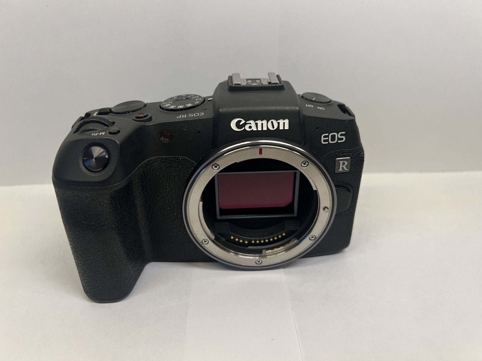 Canon EOS RP 26.2 MP Digital SLR Camera - Black (Body Only) Excellent Condition