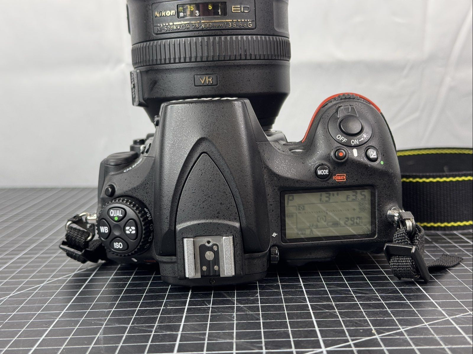 Nikon D810 36.3MP (FX) Digital SLR DSLR Camera w/ 28-300mm f/3.5-5.6 Lens