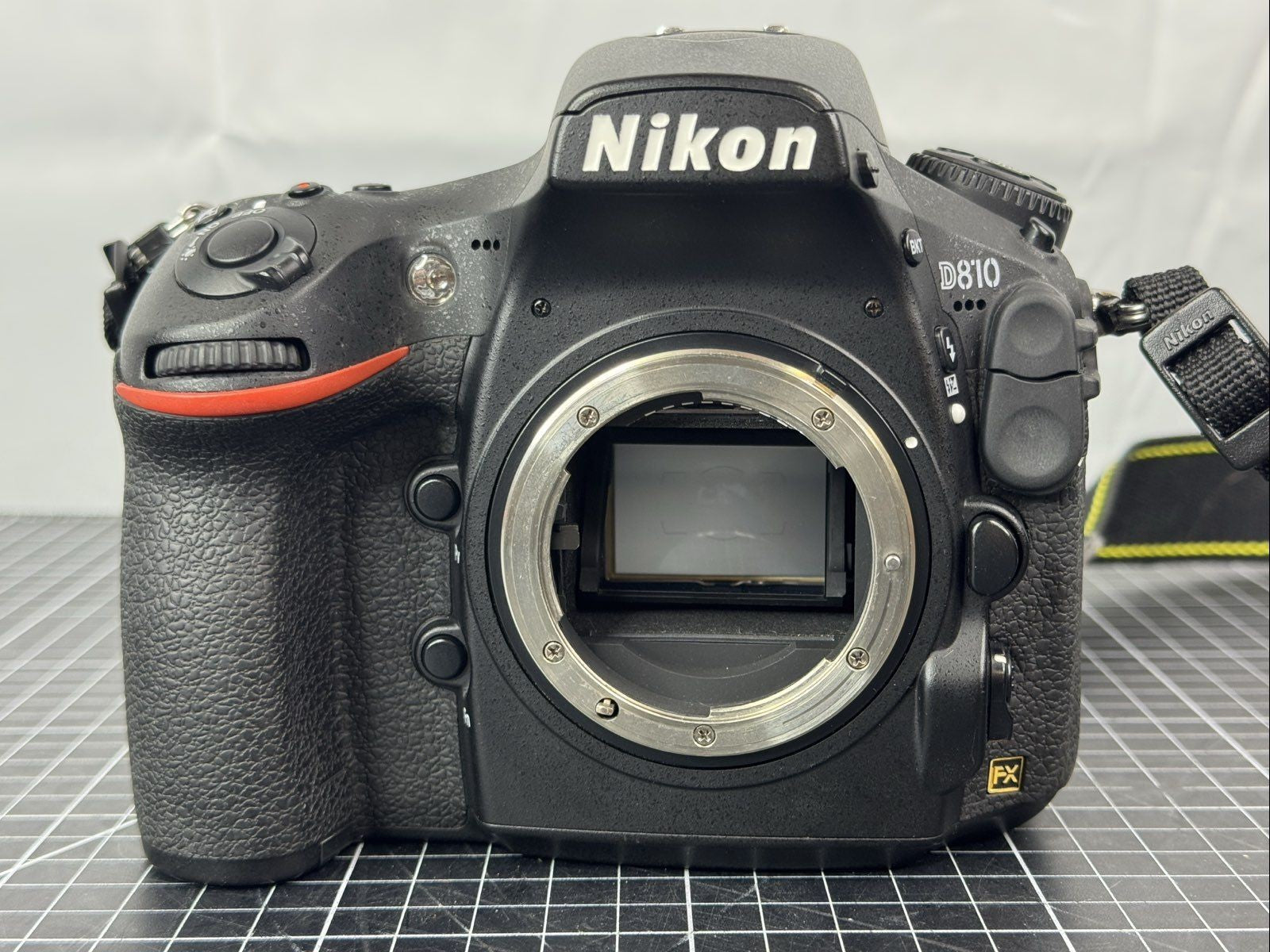Nikon D810 36.3MP (FX) Digital SLR DSLR Camera w/ 28-300mm f/3.5-5.6 Lens