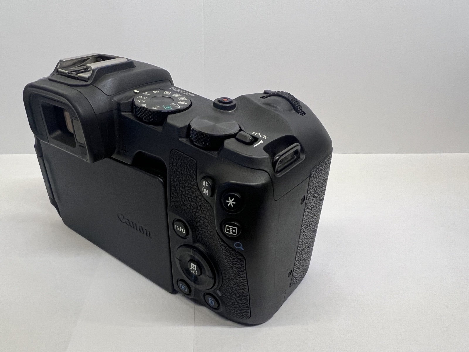 Canon EOS RP 26.2 MP Digital SLR Camera - Black (Body Only) Excellent Condition