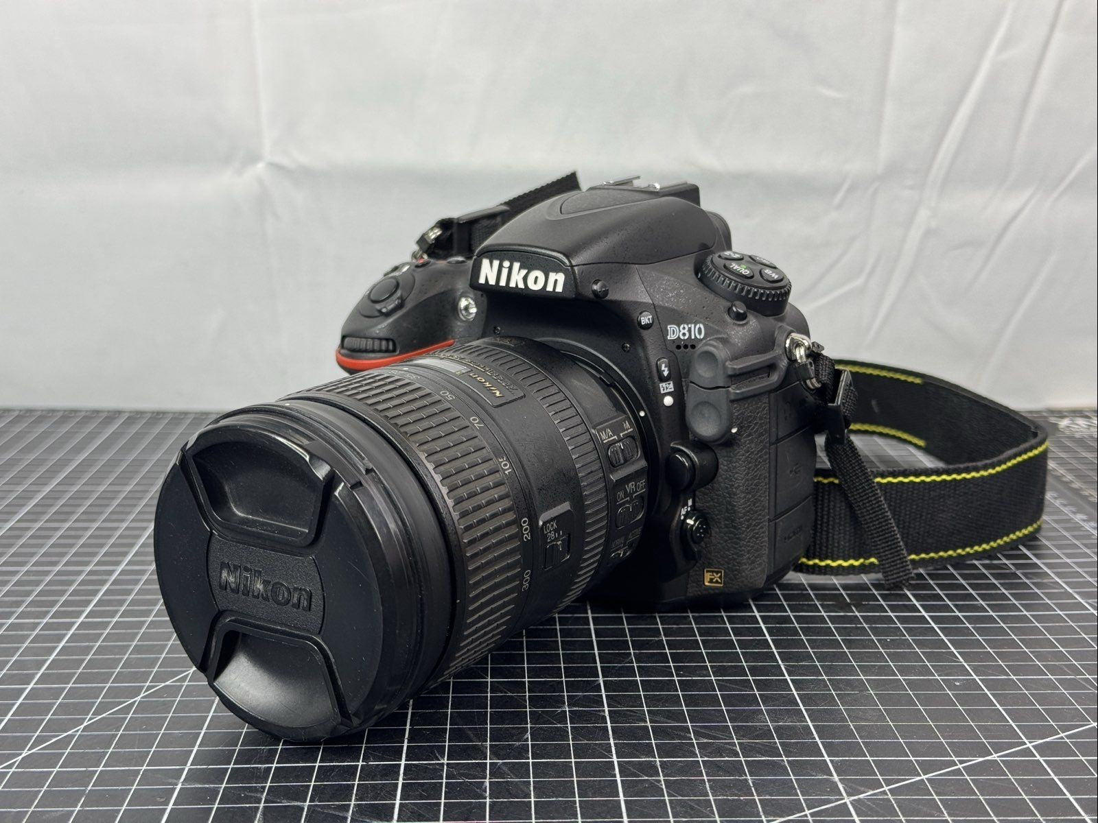 Nikon D810 36.3MP (FX) Digital SLR DSLR Camera w/ 28-300mm f/3.5-5.6 Lens