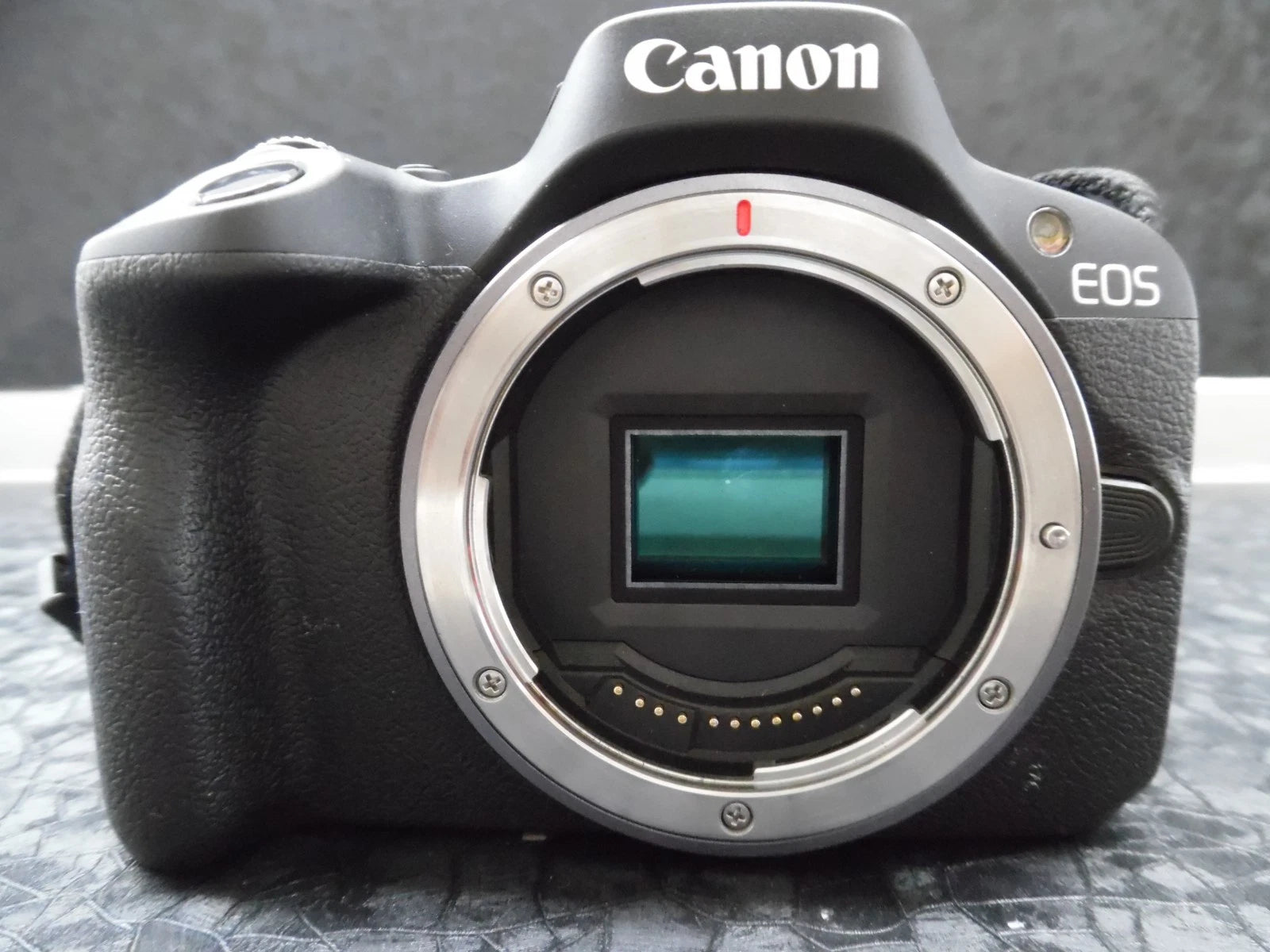 Canon EOS R50 Mirrorless Camera RF-S 18-45mm Lens