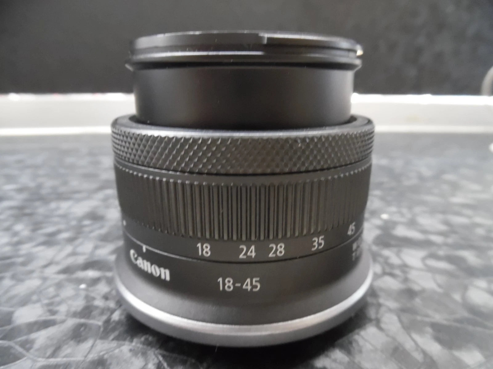 Canon EOS R50 Mirrorless Camera RF-S 18-45mm Lens