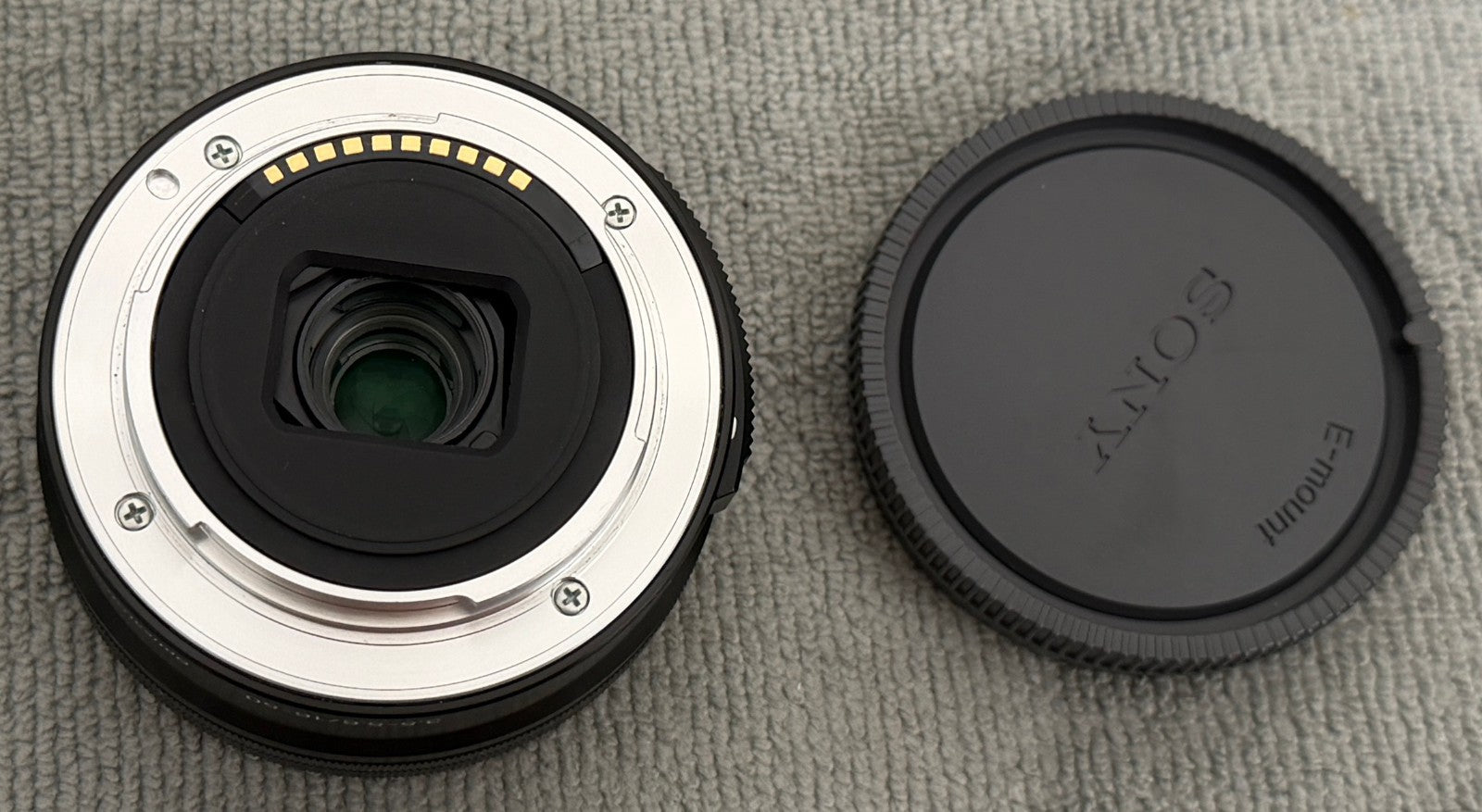 Sony Alpha ZV-E10 24.2MP 4K Camera Kit w/16-50mm Lens (887 Shutter) -Near Mint!