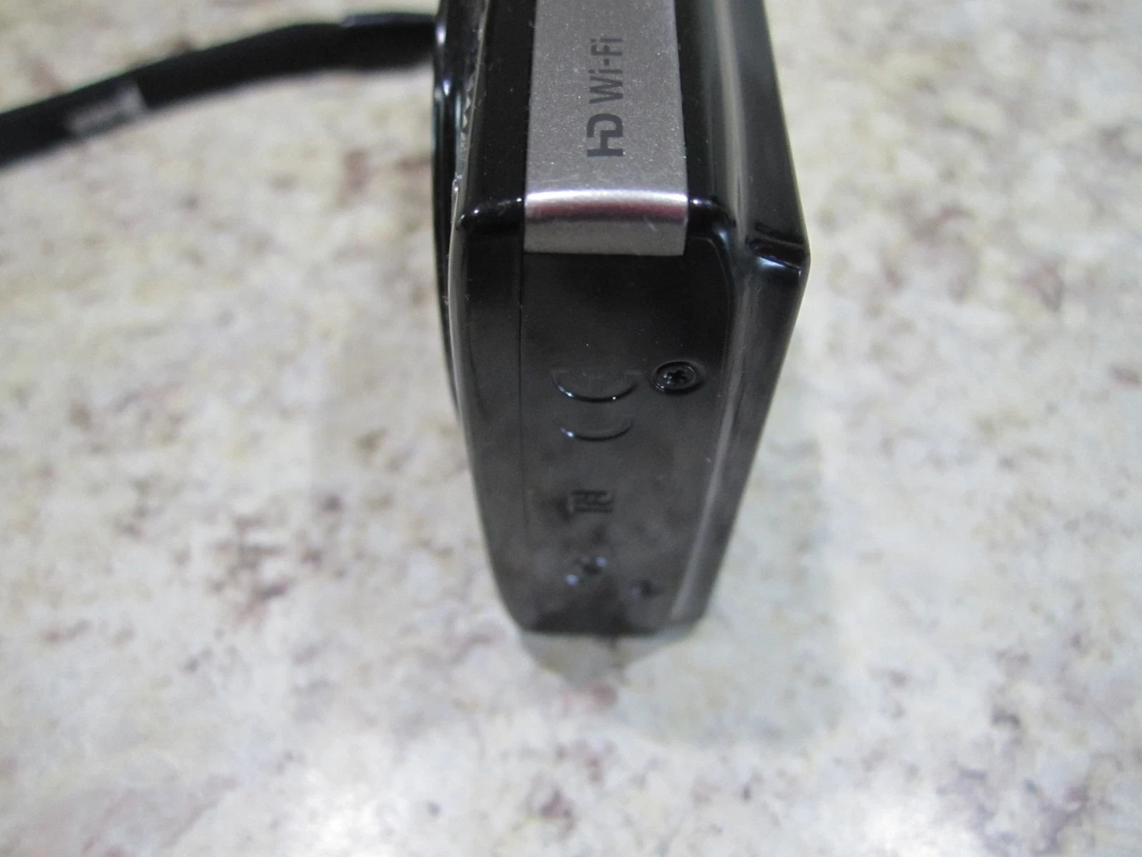 Canon PowerShot ELPH 190 IS Digital Camera 20 MP 10x Optical Zoom Face Detection