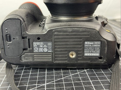 Nikon D810 36.3MP (FX) Digital SLR DSLR Camera w/ 28-300mm f/3.5-5.6 Lens