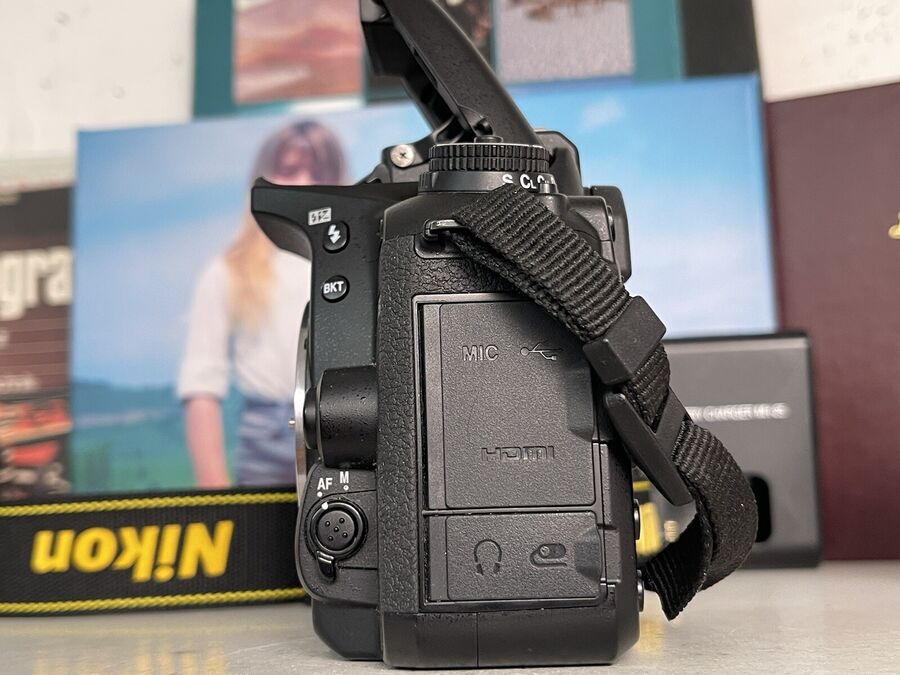 Nikon D7500 D 7500 Slr Film Camera DX SLR Camera 20.9 MP Body Near Mint Condition