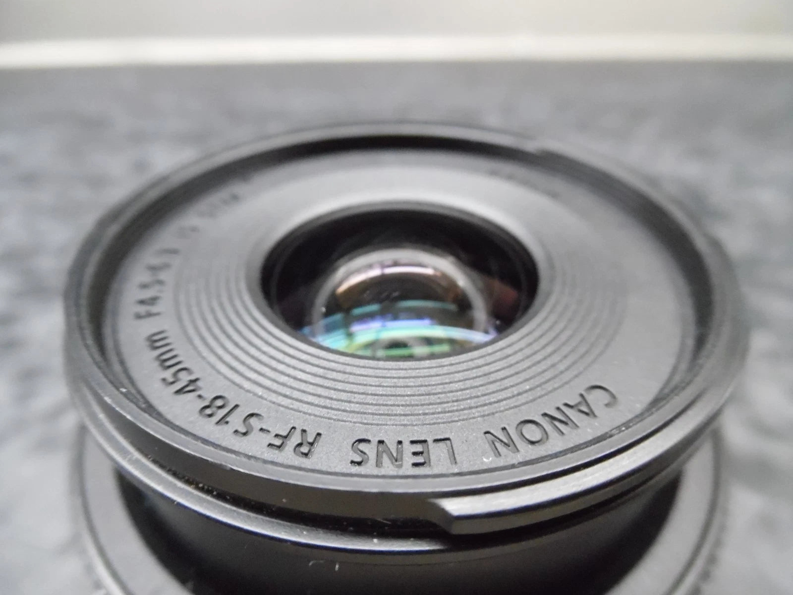 Canon EOS R50 Mirrorless Camera RF-S 18-45mm Lens