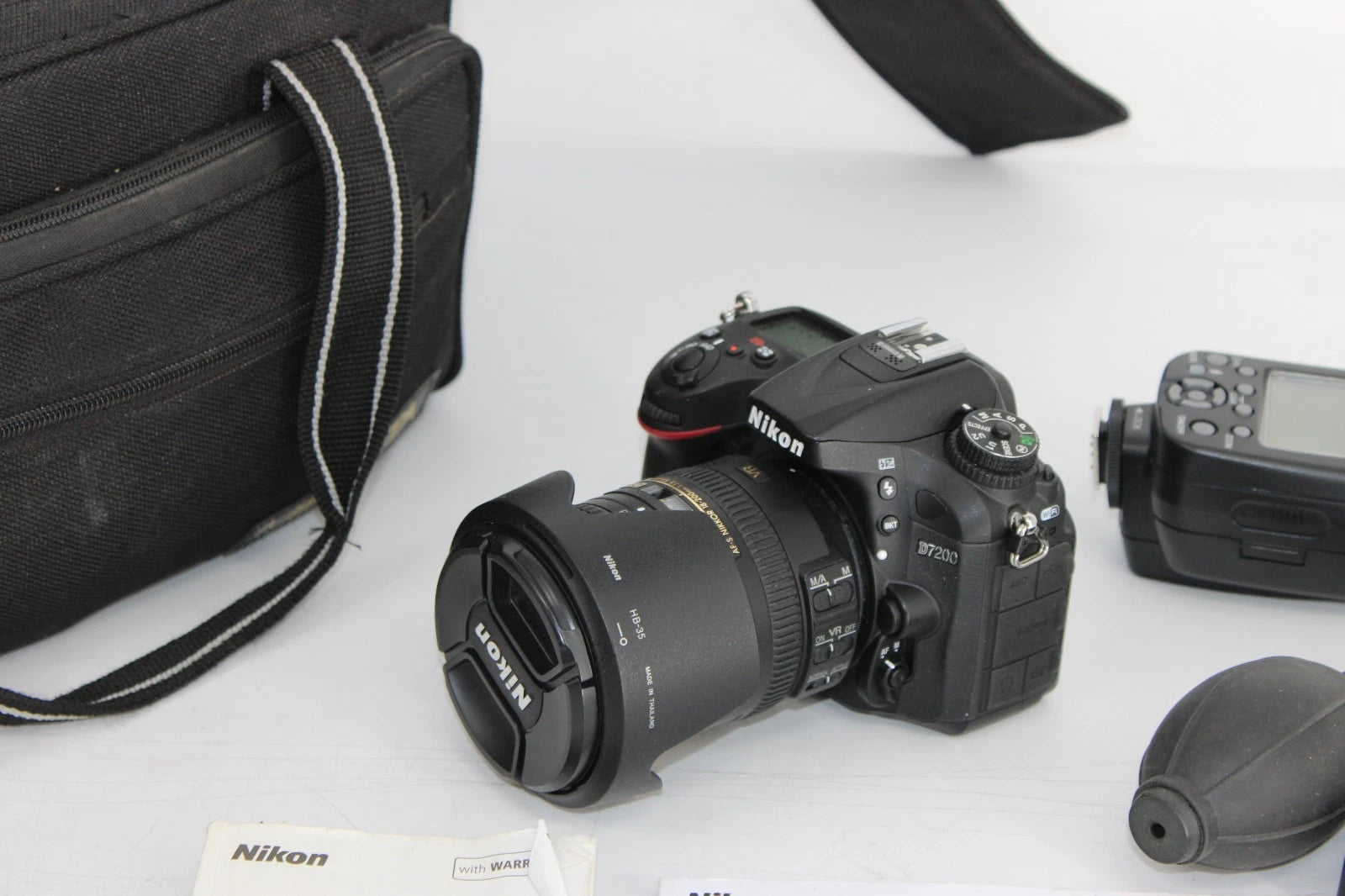 F Nikon D7200 24.2Mpxl DSLR Camera, Nikon Af-s 18-200mm 3.5-5.6 lens, Working