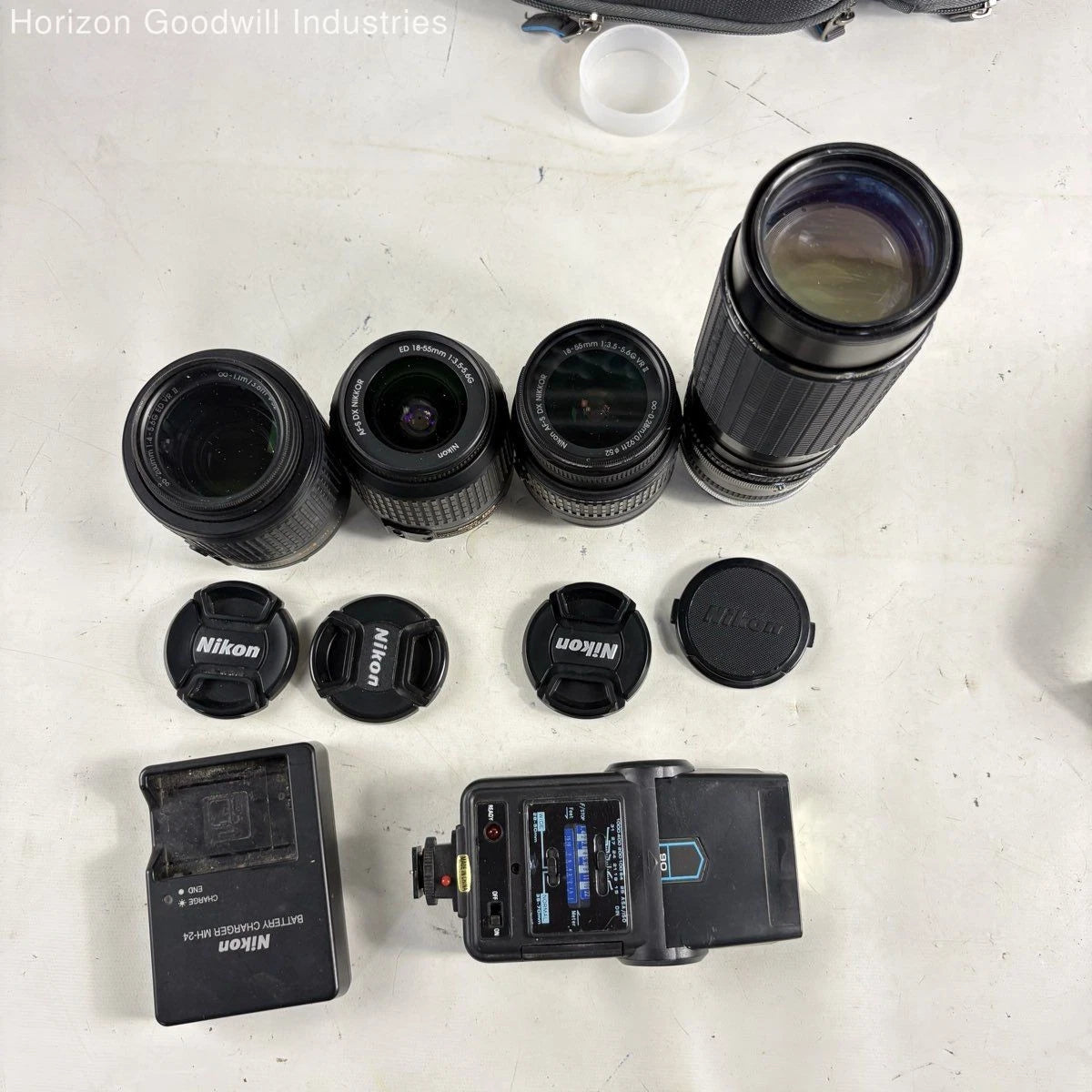 Nikon D D5500 24.2MP Digital SLR Camera + Lenses, Flash, Charger & Bag (Works)