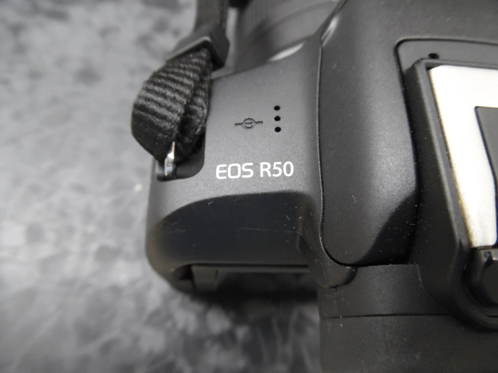 Canon EOS R50 Mirrorless Camera RF-S 18-45mm Lens