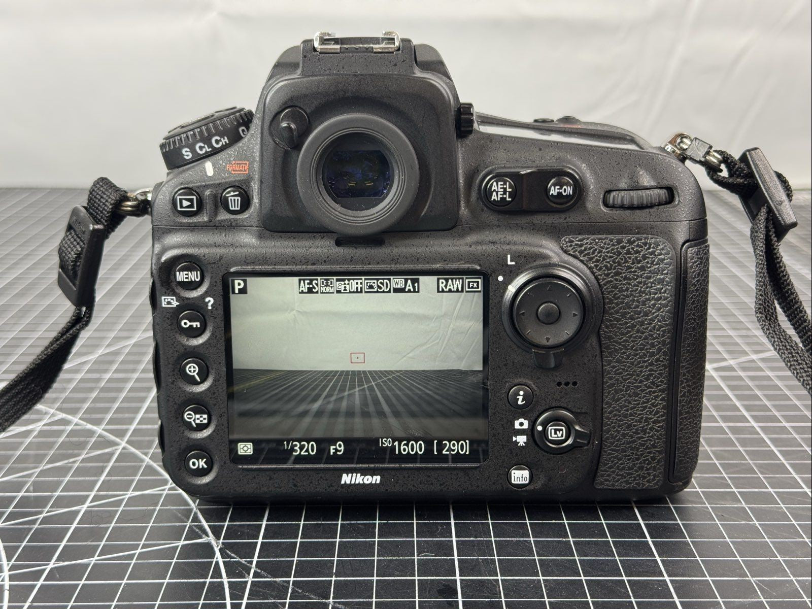 Nikon D810 36.3MP (FX) Digital SLR DSLR Camera w/ 28-300mm f/3.5-5.6 Lens