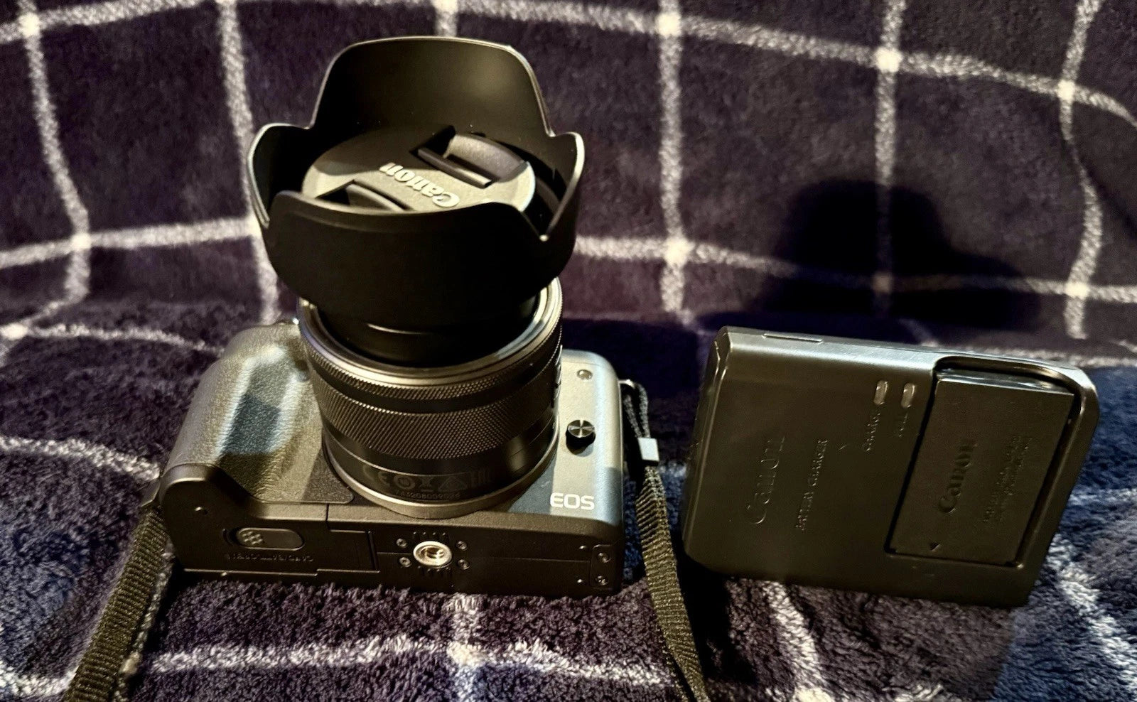 Canon EOS M50 24.1MP Mirrorless Camera with 15-45mm IS STM Lens low shuttercount