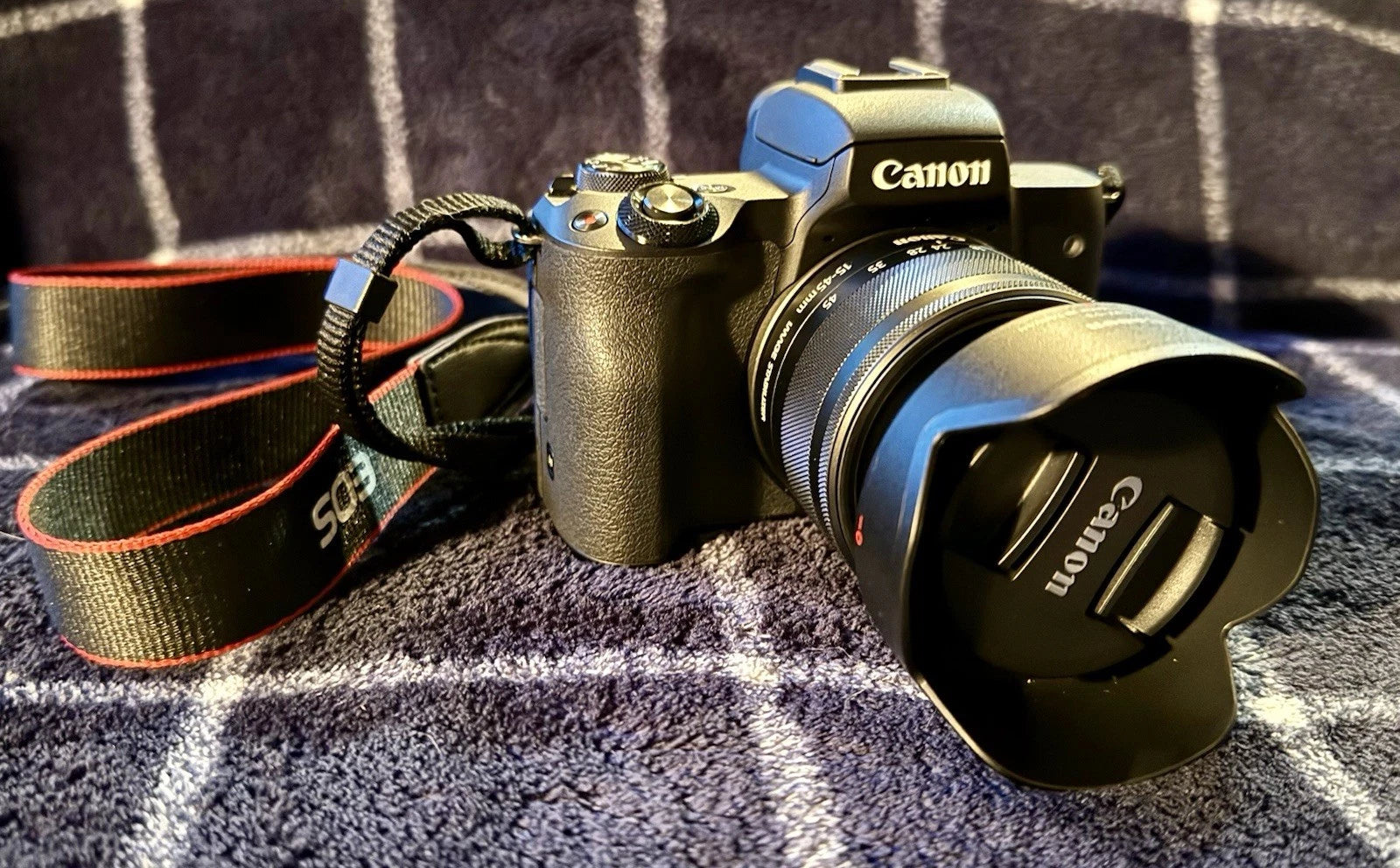 Canon EOS M50 24.1MP Mirrorless Camera with 15-45mm IS STM Lens low shuttercount