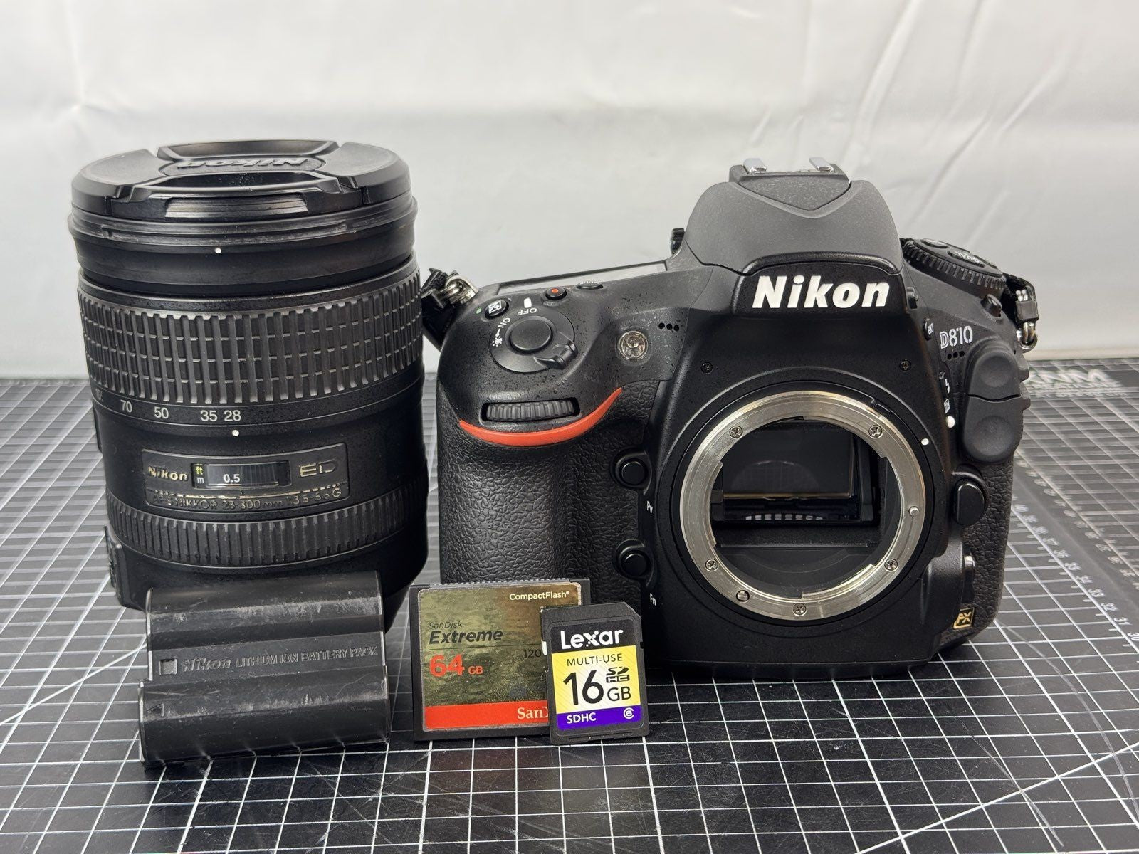 Nikon D810 36.3MP (FX) Digital SLR DSLR Camera w/ 28-300mm f/3.5-5.6 Lens