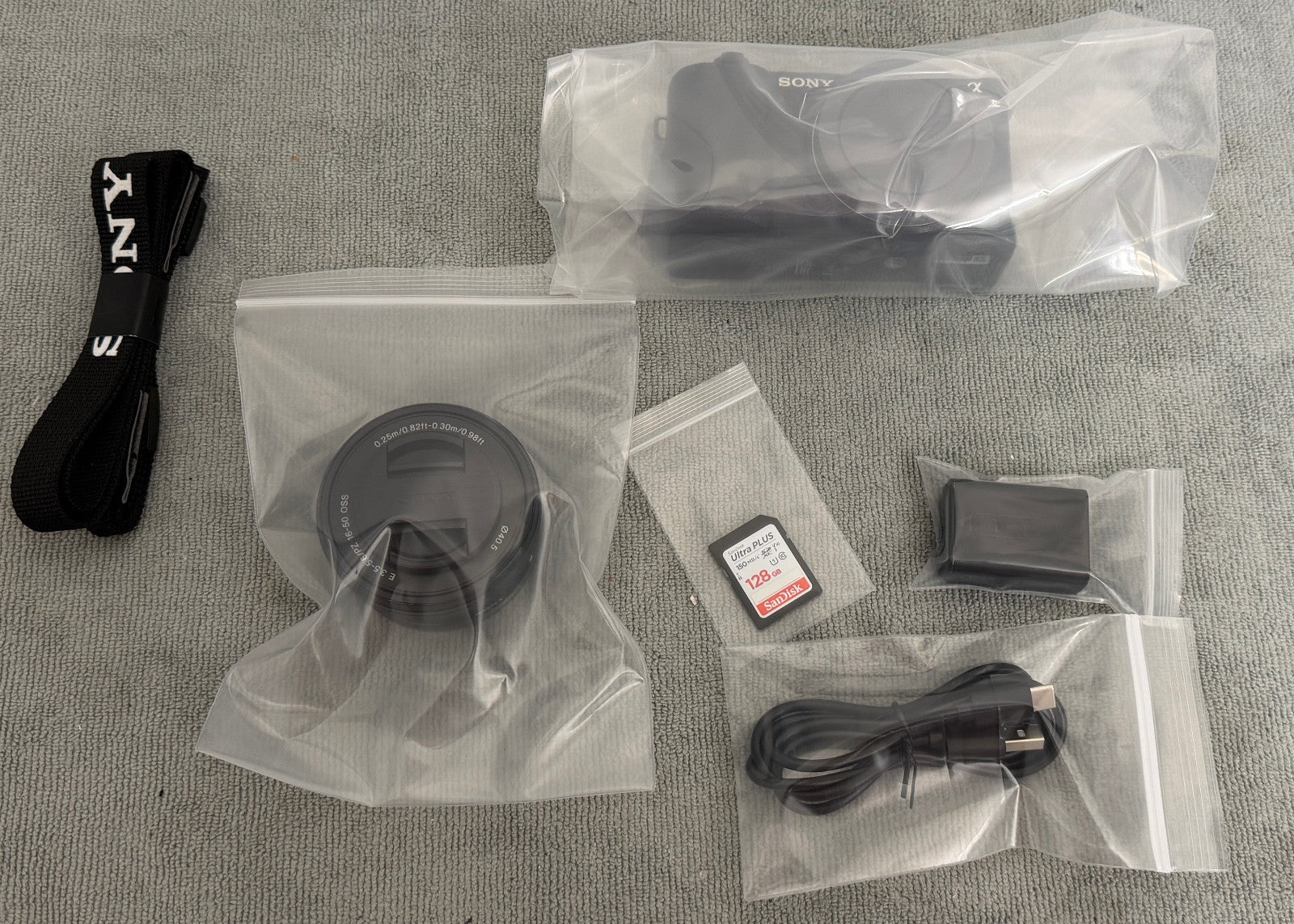 Sony Alpha ZV-E10 24.2MP 4K Camera Kit w/16-50mm Lens (887 Shutter) -Near Mint!