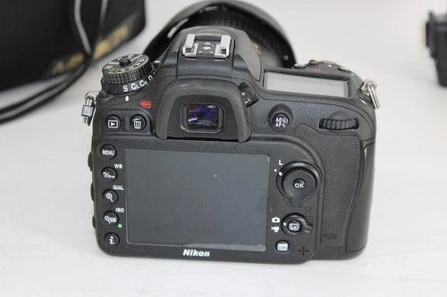 F Nikon D7200 24.2Mpxl DSLR Camera, Nikon Af-s 18-200mm 3.5-5.6 lens, Working