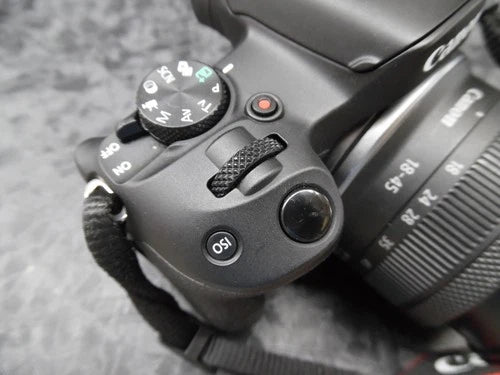 Canon EOS R50 Mirrorless Camera RF-S 18-45mm Lens