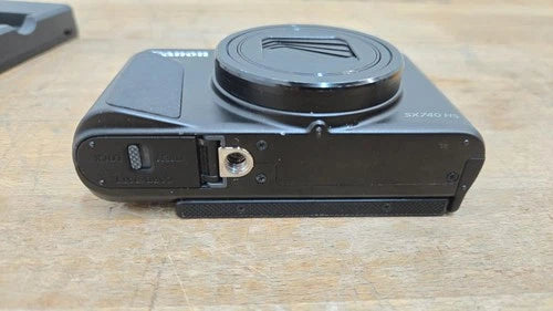 Canon PowerShot SX740 HS, 20.3MP Point & Shoot Camera, w/ 2 Batteries