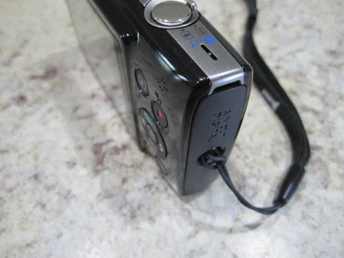 Canon PowerShot ELPH 190 IS Digital Camera 20 MP 10x Optical Zoom Face Detection