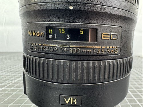 Nikon D810 36.3MP (FX) Digital SLR DSLR Camera w/ 28-300mm f/3.5-5.6 Lens