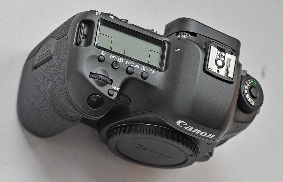 Canon EOS 5DsR 50.6MP Digital SLR Camera Body